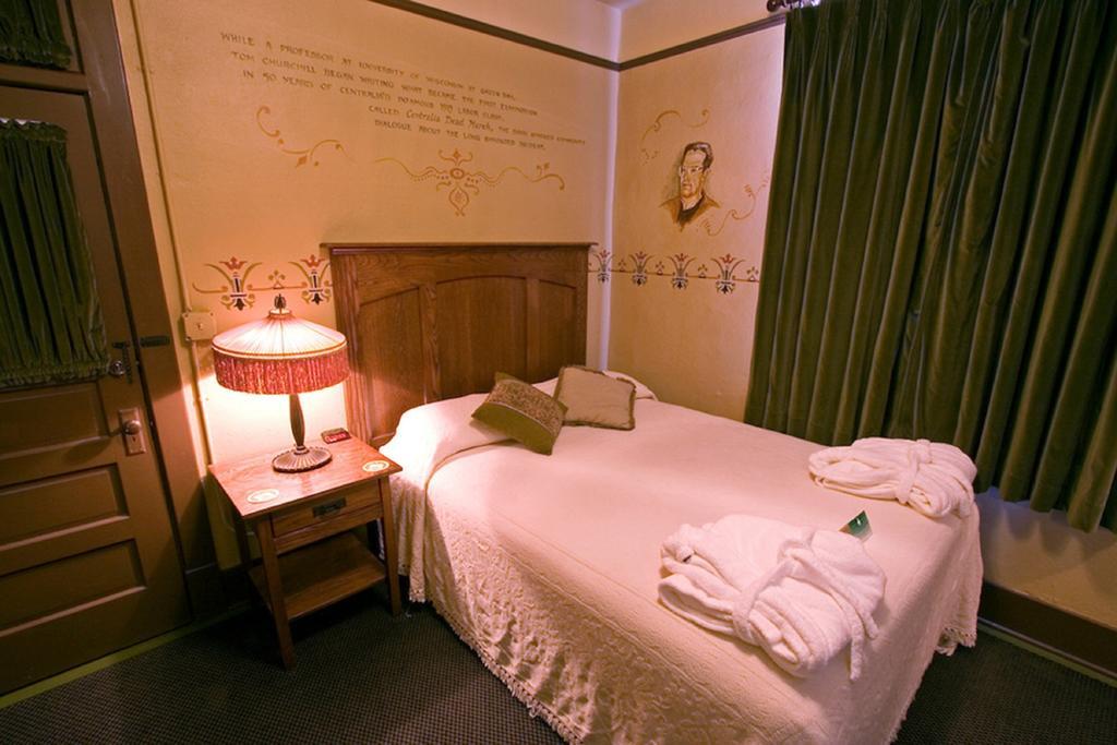 Mcmenamins Olympic Club Villa Centralia Luaran gambar