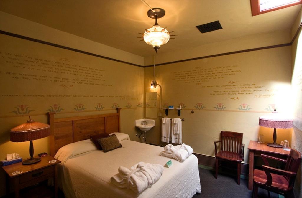 Mcmenamins Olympic Club Villa Centralia Luaran gambar