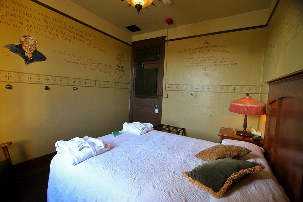 Mcmenamins Olympic Club Villa Centralia Bilik gambar